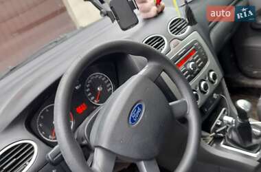 Хэтчбек Ford Focus 2010 в Кременце