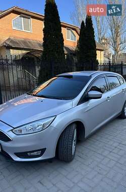 Хэтчбек Ford Focus 2018 в 