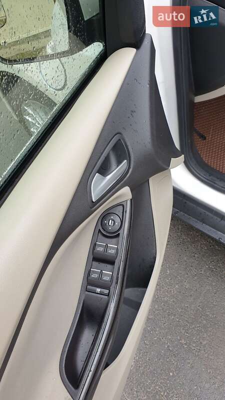 Хетчбек Ford Focus 2012 в Тальному