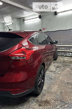 Хэтчбек Ford Focus 2016 в 