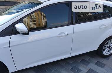 Хетчбек Ford Focus 2015 в 