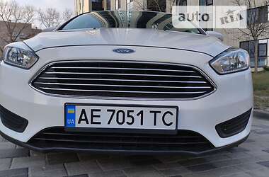 Хетчбек Ford Focus 2015 в 