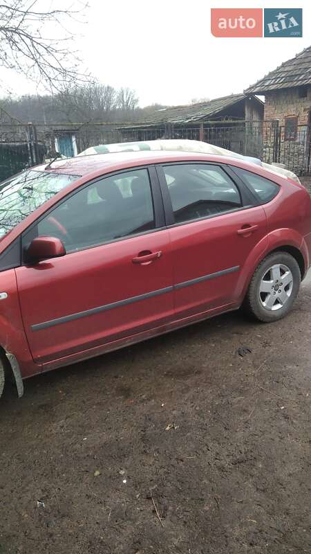 Хэтчбек Ford Focus 2006 в Ужгороде