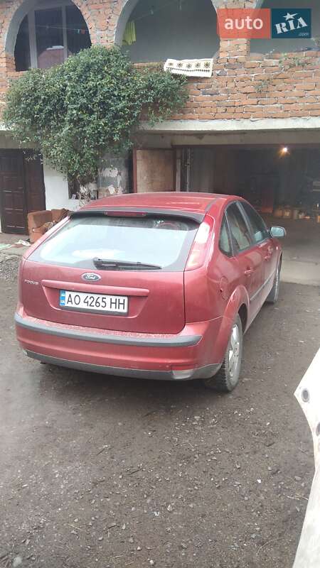 Хэтчбек Ford Focus 2006 в Ужгороде
