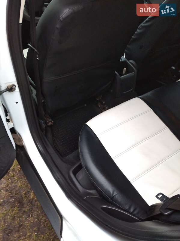 Хэтчбек Ford Focus 2014 в Киеве фото 2 Хэтчбек Ford Focus 2014 в Киеве