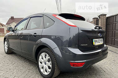 Хэтчбек Ford Focus 2010 в 