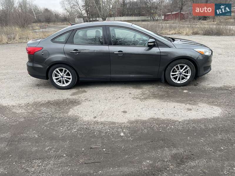 Седан Ford Focus 2016 в Дніпрі