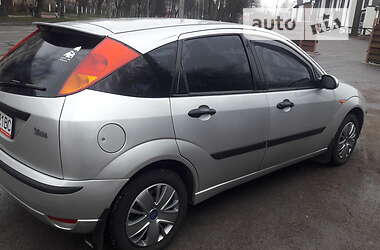 Хэтчбек Ford Focus 2002 в 