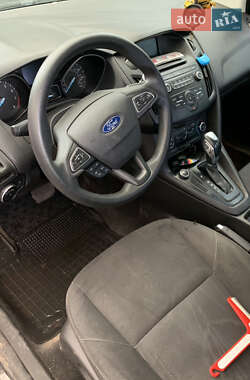 Седан Ford Focus 2015 в 
