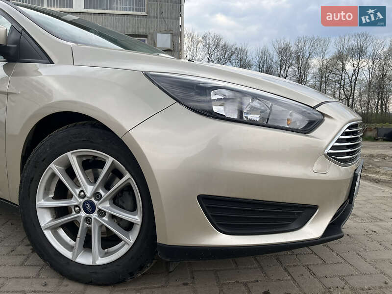 Седан Ford Focus 2017 в Черновцах