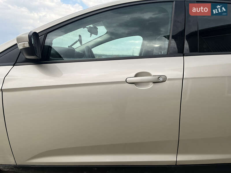 Седан Ford Focus 2017 в Черновцах
