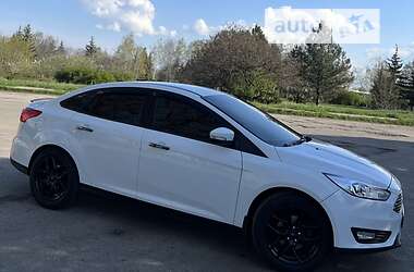Седан Ford Focus 2016 в 