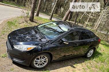 Седан Ford Focus 2015 в 