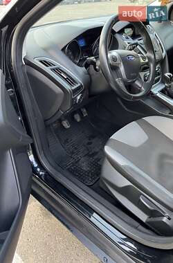 Седан Ford Focus 2012 в 