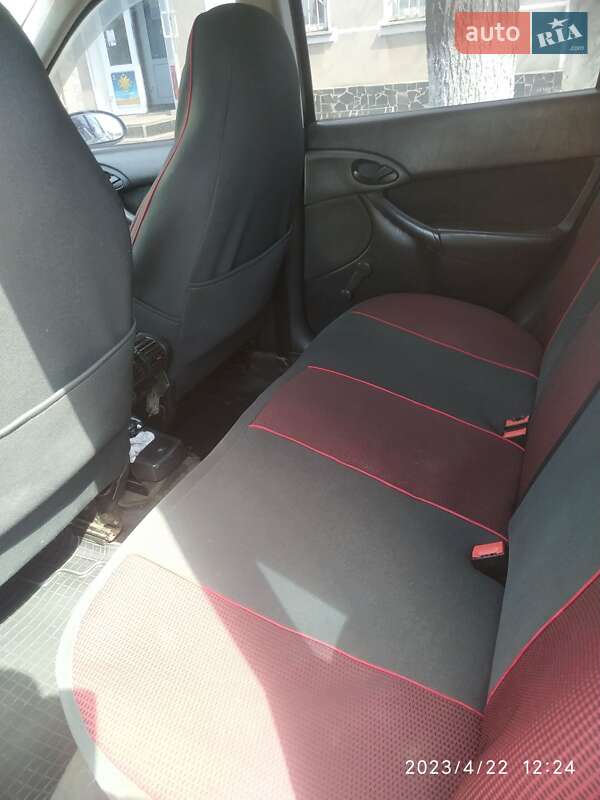 Хэтчбек Ford Focus 1998 в Житомире фото 3 Хэтчбек Ford Focus 1998 в Житомире