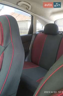 Хетчбек Ford Focus 1998 в Житомирі фото 6 Хетчбек Ford Focus 1998 в Житомирі