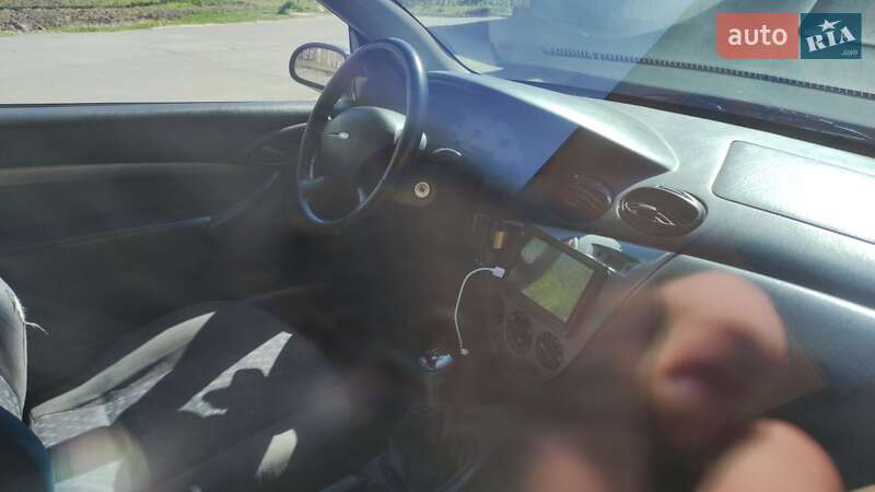 Хэтчбек Ford Focus 1999 в Черновцах