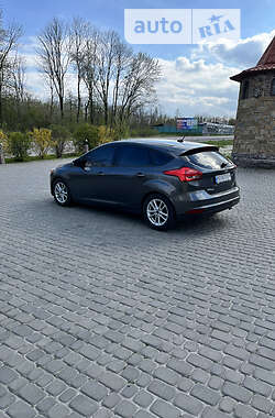Хэтчбек Ford Focus 2016 в 