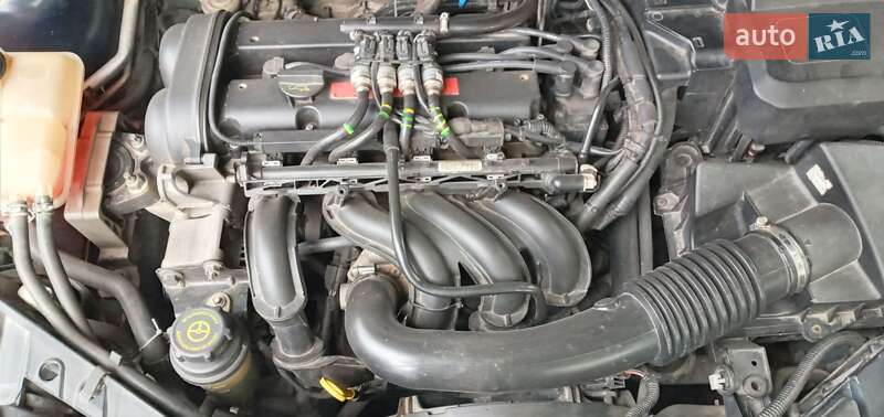 Хэтчбек Ford Focus 2006 в Томашполе фото 21 Хэтчбек Ford Focus 2006 в Томашполе