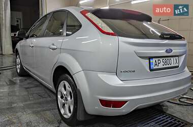 Хэтчбек Ford Focus 2010 в 