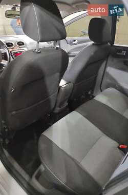 Хэтчбек Ford Focus 2010 в 