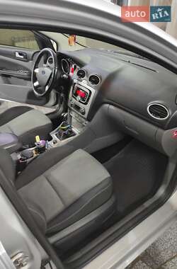 Хэтчбек Ford Focus 2010 в 