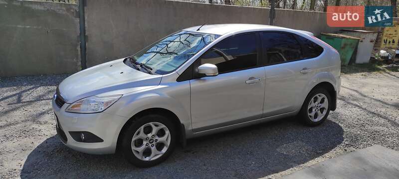 Хетчбек Ford Focus 2010 в Солоному