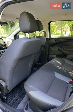 Хэтчбек Ford Focus 2011 в 
