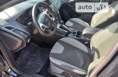 Хэтчбек Ford Focus 2012 в 