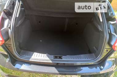 Хэтчбек Ford Focus 2012 в 