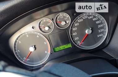 Хэтчбек Ford Focus 2007 в 