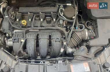 Седан Ford Focus 2015 в 