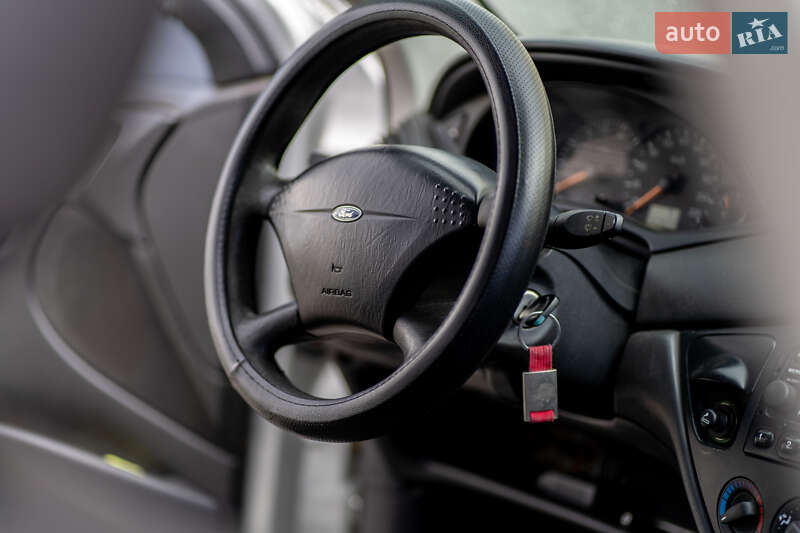 Хэтчбек Ford Focus 2001 в Львове фото 11 Хэтчбек Ford Focus 2001 в Львове
