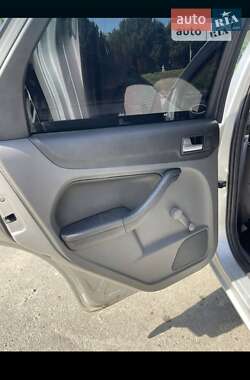 Хэтчбек Ford Focus 2007 в 