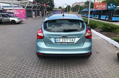 Хэтчбек Ford Focus 2012 в 
