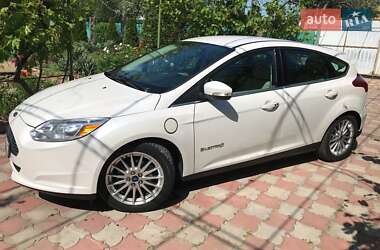 Хэтчбек Ford Focus 2015 в 