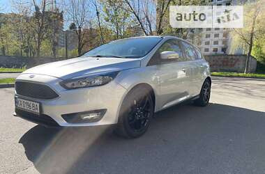 Хэтчбек Ford Focus 2015 в Киеве