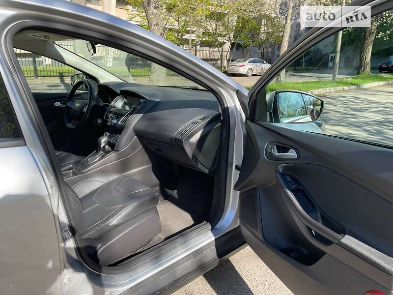 Хэтчбек Ford Focus 2015 в Киеве