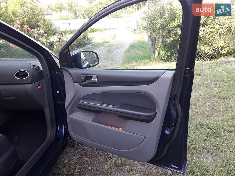 Универсал Ford Focus 2010 в Богодухове