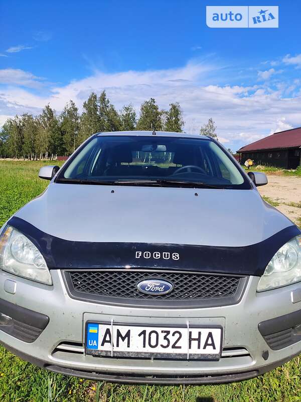 Хэтчбек Ford Focus 2006 в Корце