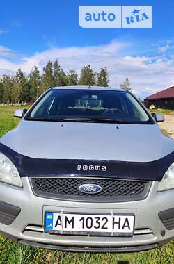 Хэтчбек Ford Focus 2006 в Корце