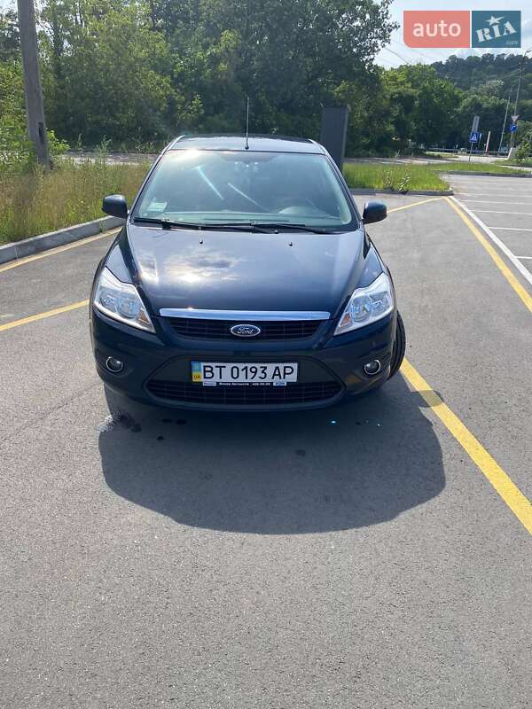 Хэтчбек Ford Focus 2010 в Киеве