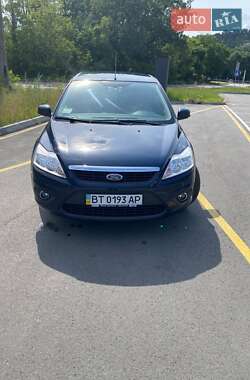 Хэтчбек Ford Focus 2010 в 