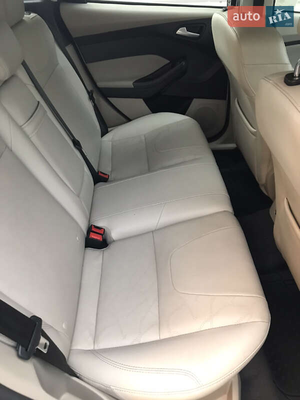 Хэтчбек Ford Focus 2012 в Буске