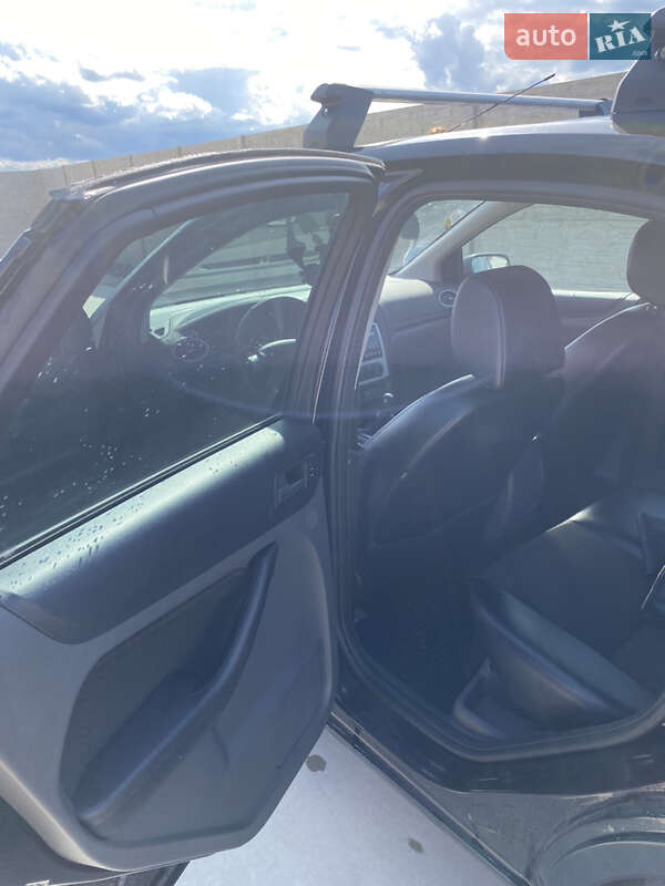 Хэтчбек Ford Focus 2006 в Тячеве