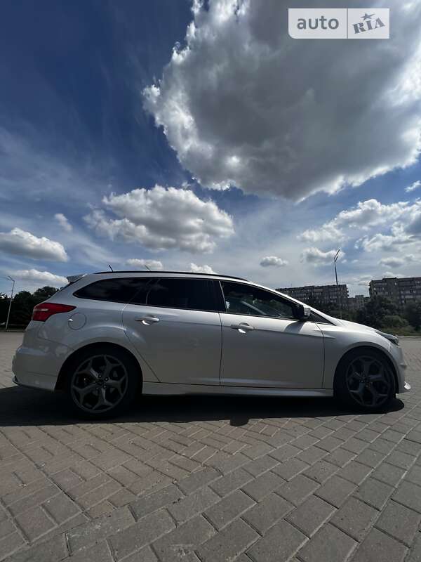 Универсал Ford Focus 2018 в Киеве фото 16 Универсал Ford Focus 2018 в Киеве