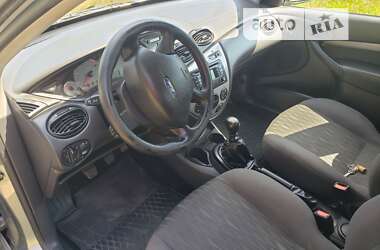 Хэтчбек Ford Focus 2002 в 
