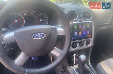 Хэтчбек Ford Focus 2006 в Сваляве