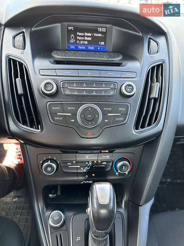 Седан Ford Focus 2016 в Киеве