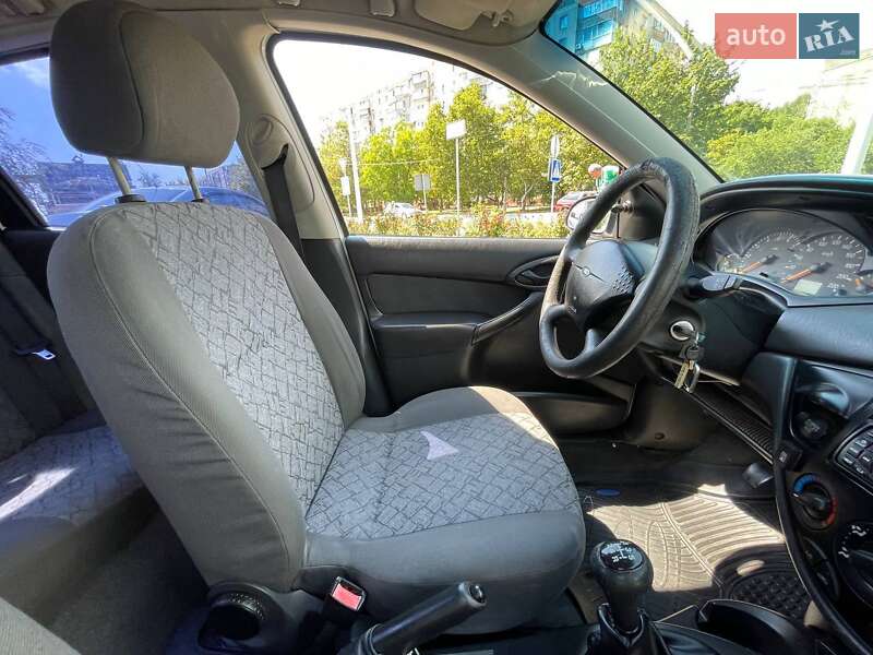 Седан Ford Focus 2001 в Южном фото 19 Седан Ford Focus 2001 в Южном